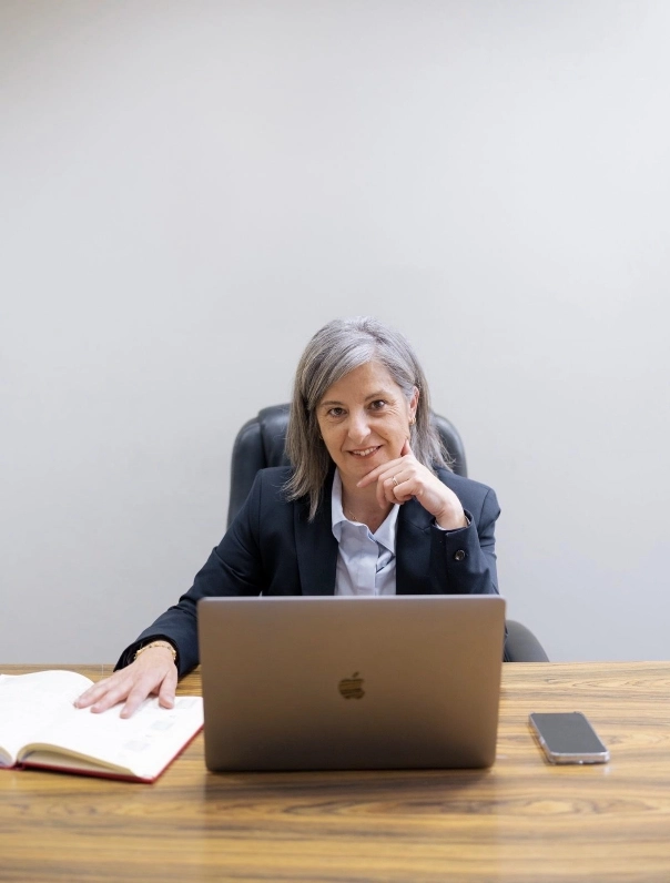 Laura Paiva Assistente Jurídica